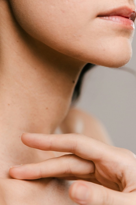 Plan rapproché illustrant la zone des injections d'acide hyaluronique